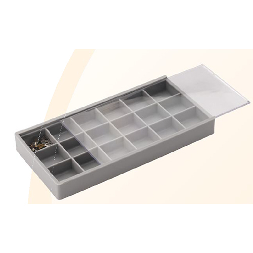 Box Plastic with 18 Compartments and Transparent Top