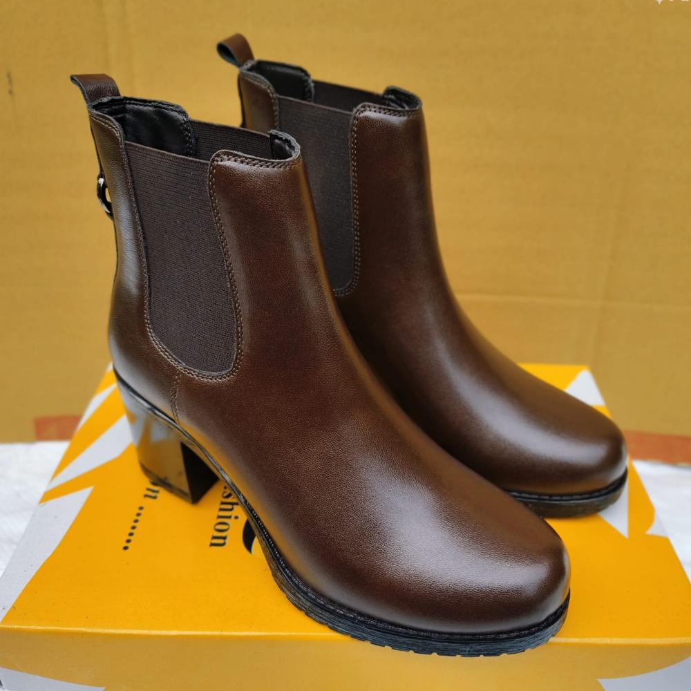 ladies boot heel