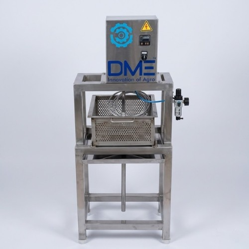 Paneer Press Neumatic Single Head - Capacity: 8-10 Kg
