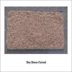 सूखे खजूर कटे हुए