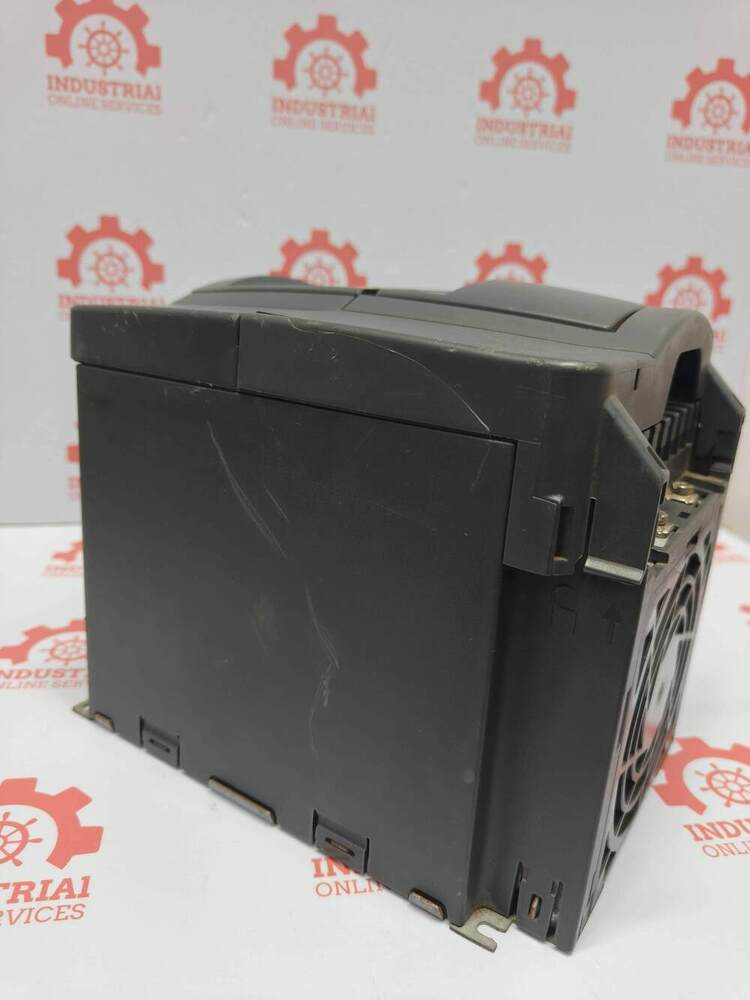 SIEMENS 6SE6440-2UC21-5BA1 1.5 kW (2.0 hp) Variable Frequency Drive (VFD)