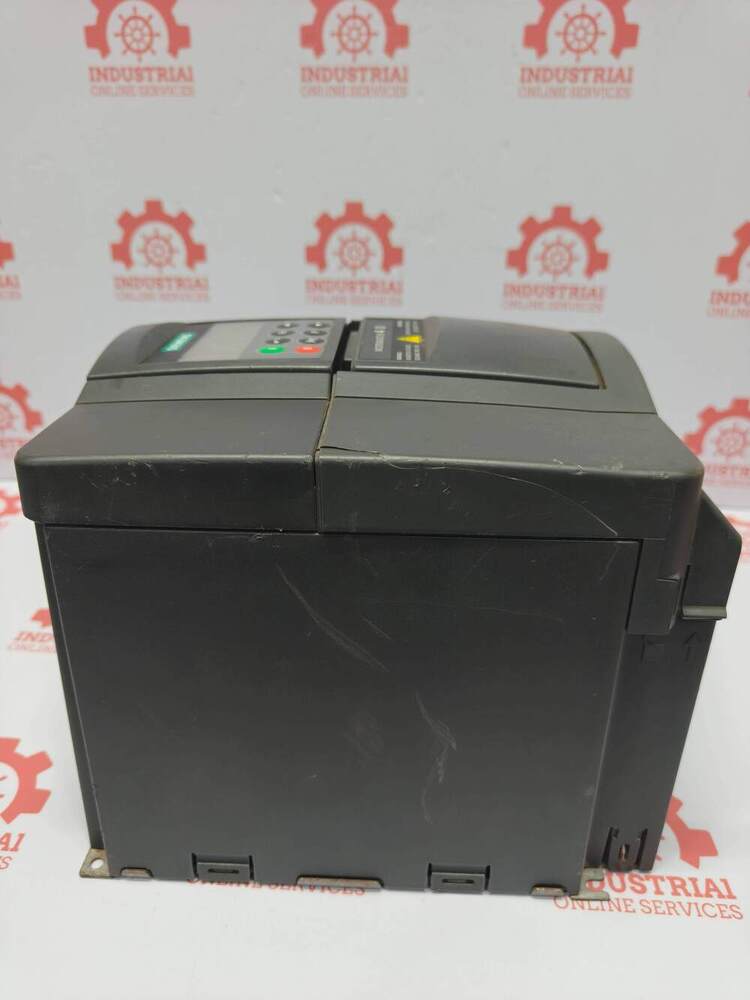 SIEMENS 6SE6440-2UC21-5BA1 1.5 kW (2.0 hp) Variable Frequency Drive (VFD)