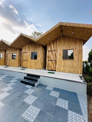 Bamboo Cottage - Floor Load: Apka Rahe Ga