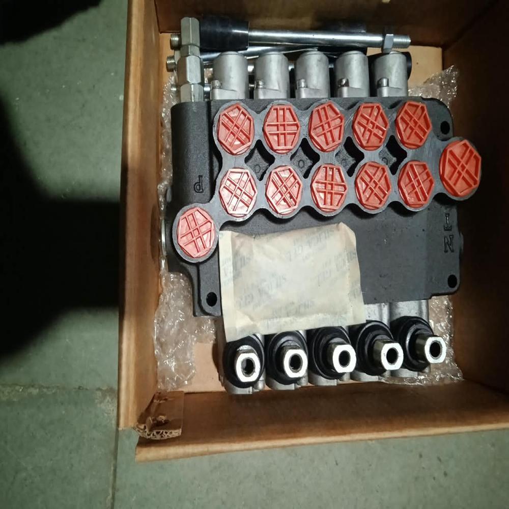 Hydraulic Mobile Control Valve - Color: Black