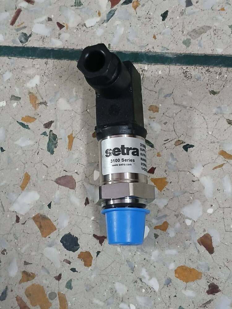 SETRA Pressure Transmitter Part No. 3100B0007G05BO2 Range 0 to 7 Bar