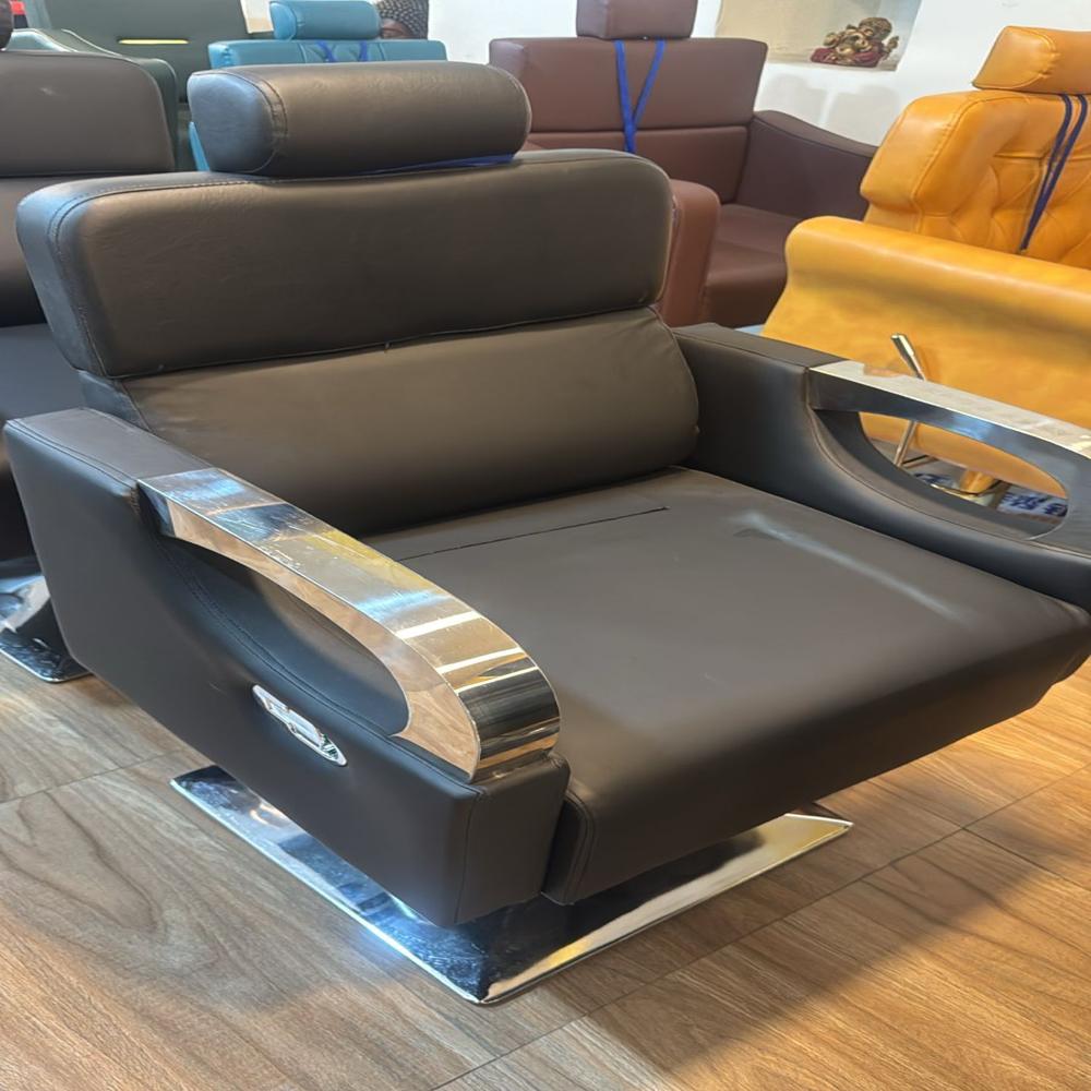 Salon chair