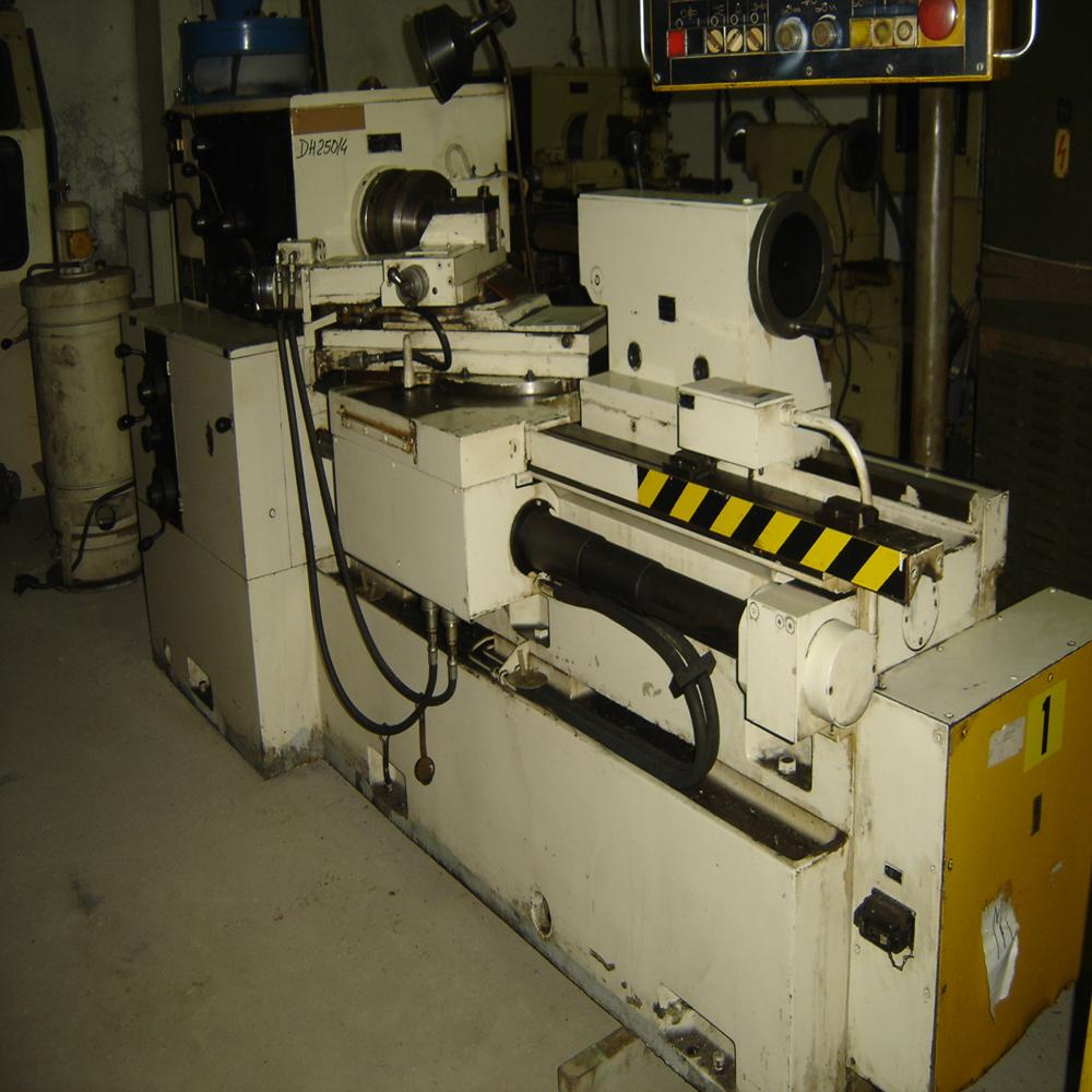 Wmw 250/4 With Grinding Attachment Hob Relieving Lathe Heavily Equipped - Table Size: Turning Diameter Over Bed 300 Mm