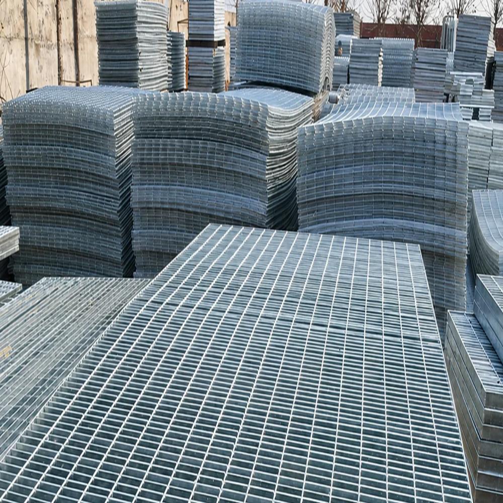 Electroforged Grating - Zinc-coated Steel, High Load Capacity | Variable Dimensions For Walkways, Platforms, And Industrial Flooring