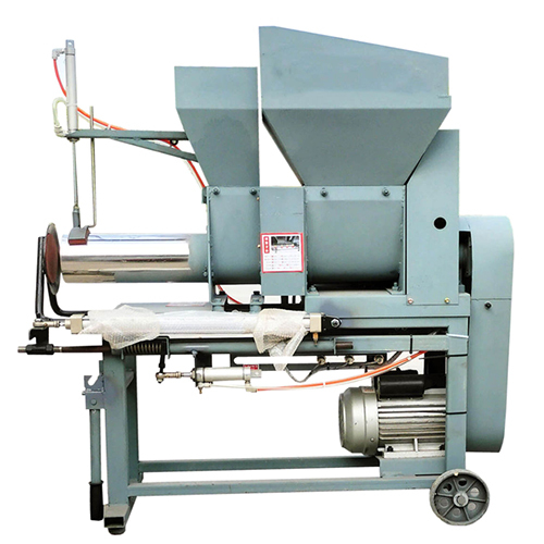 Layered Filling And Bagging Machine For Oyster Mushroom Substrate And Spawn