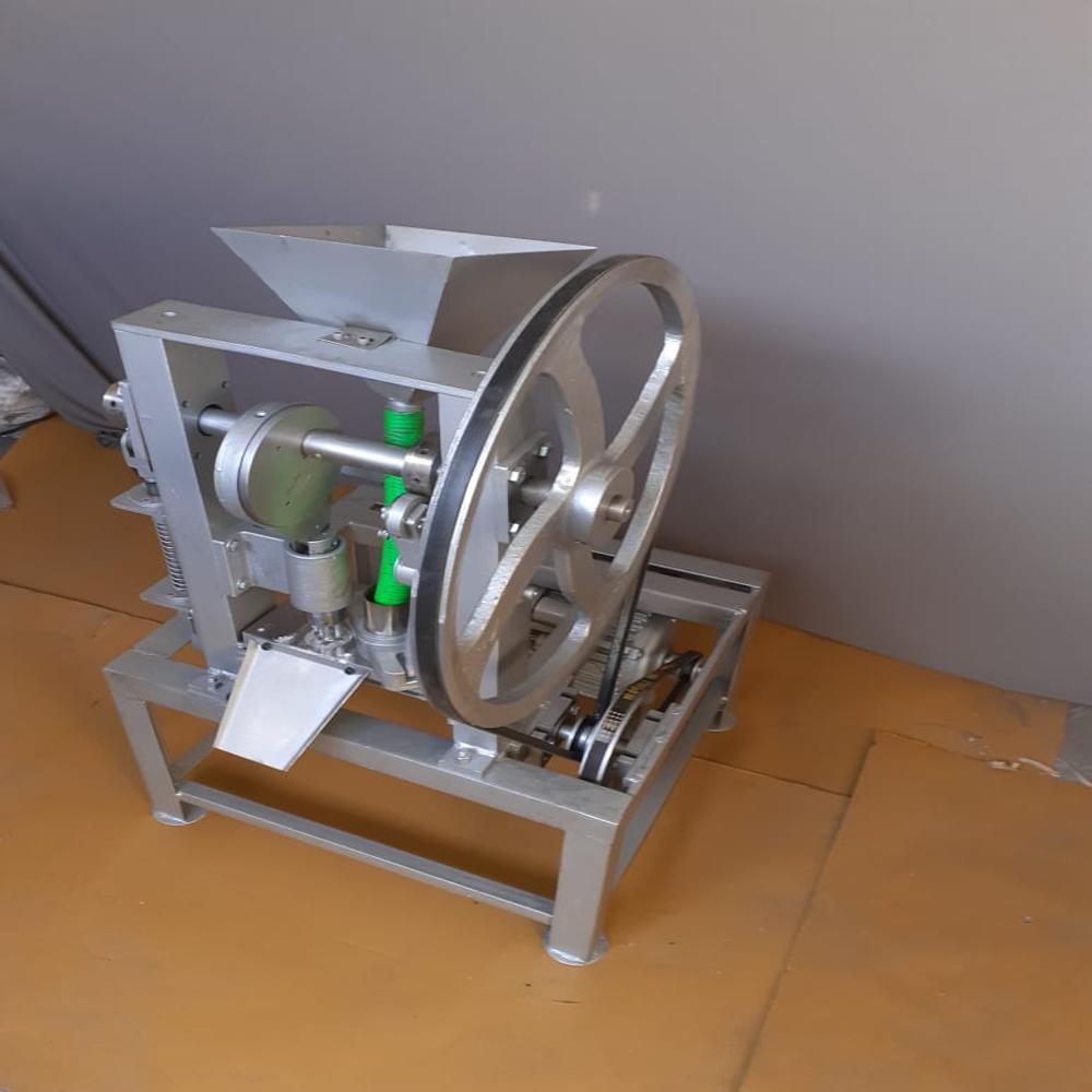 CAMPHOR TABLET MAKING MACHINE