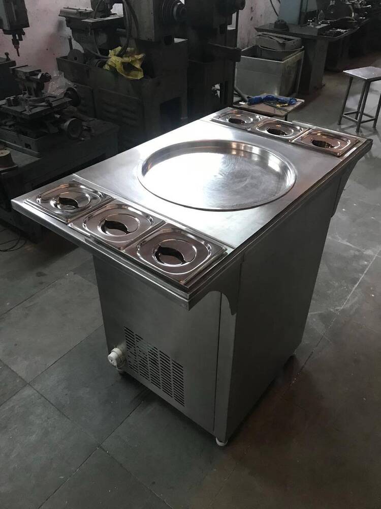Live Ice Cream Machine with 6 Containers (18 Inch Round Pan)