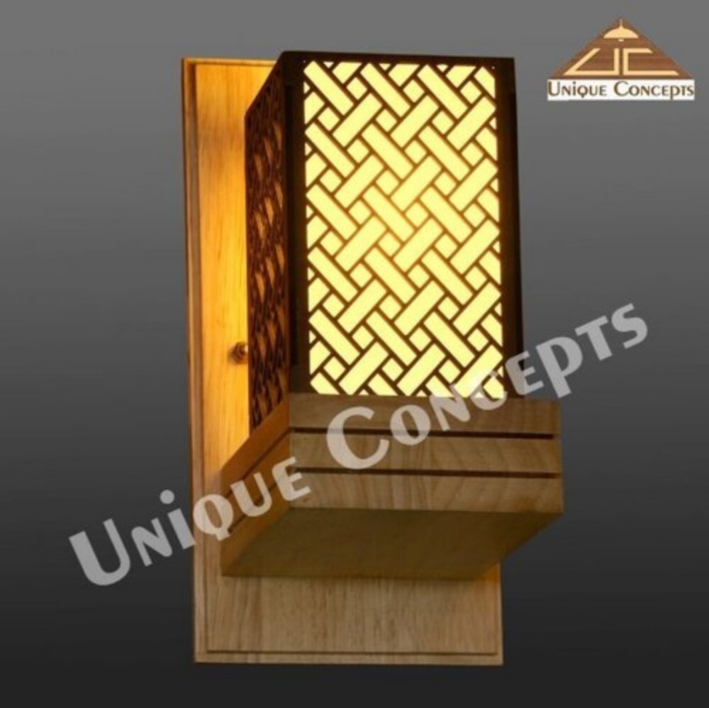 WALL MOUNTED LAMPS