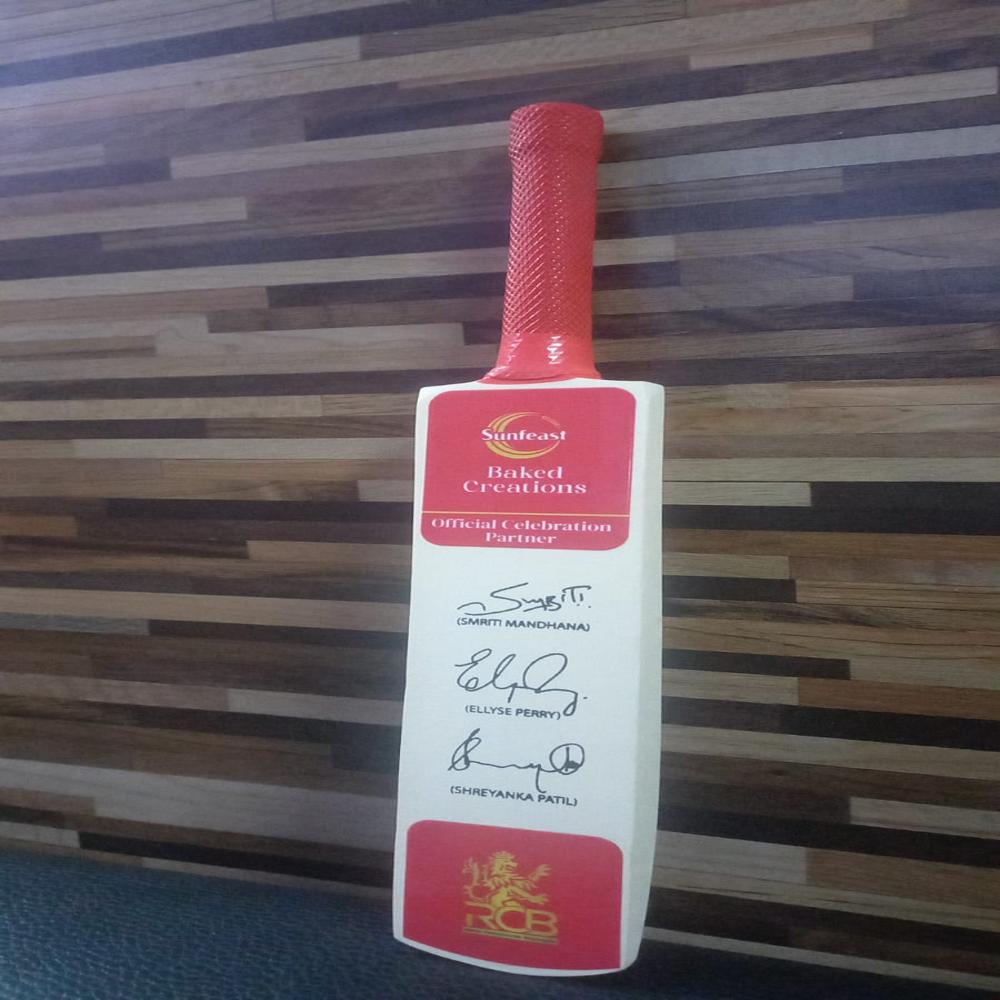 signature bat