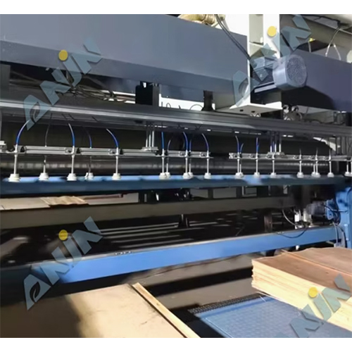 Sizes Veneer Auto-Feeder for Veneer Roller Dryer Within Plywood Mill or Veneer Mill Plywood Making Machines