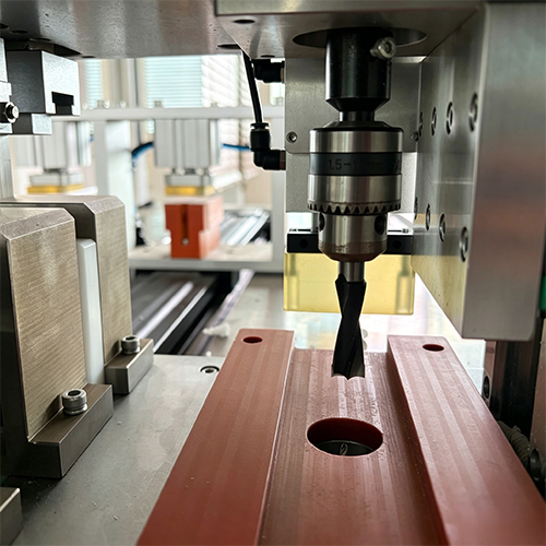 Automatic Aluminium Blind Rail Cutting Drilling And Punching All-in-One Machine