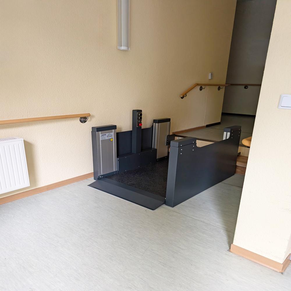 Platformlifts Step Saver For 600 Mm - Capacity: 100-200 Kg