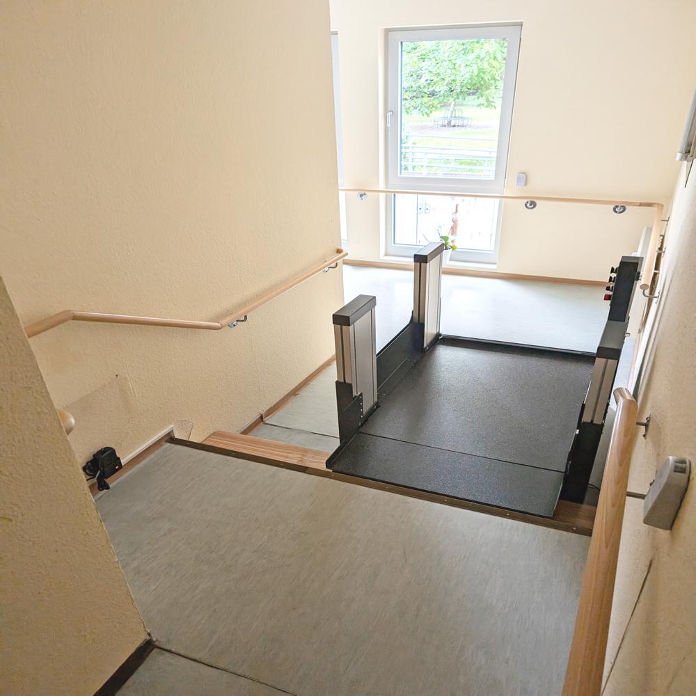 Platformlifts Step Saver For 600 Mm - Capacity: 100-200 Kg