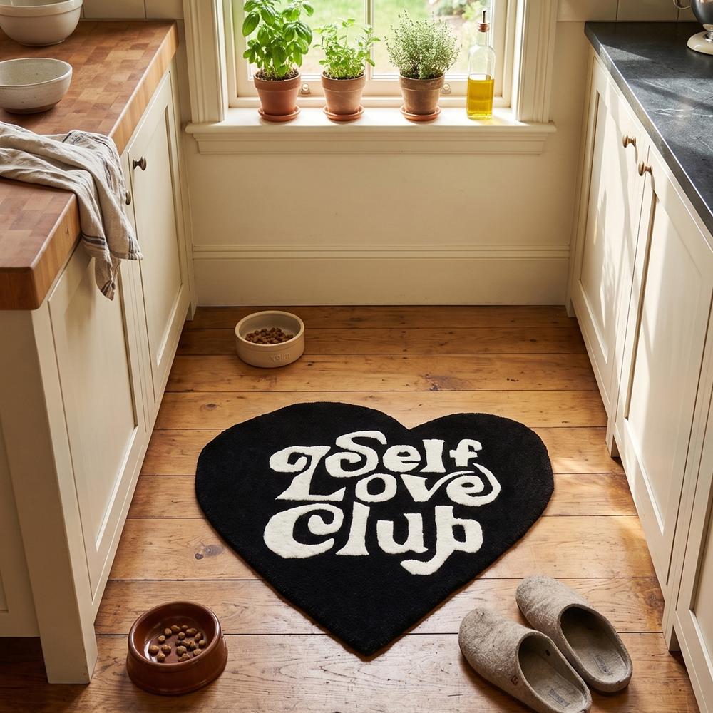 Handmade Heart Shape Wool Rug Hand Tufted Decorative Carpet