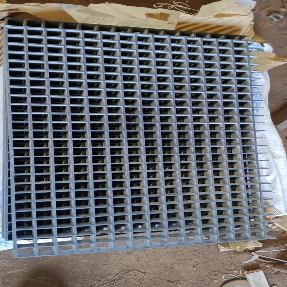 Platform grating