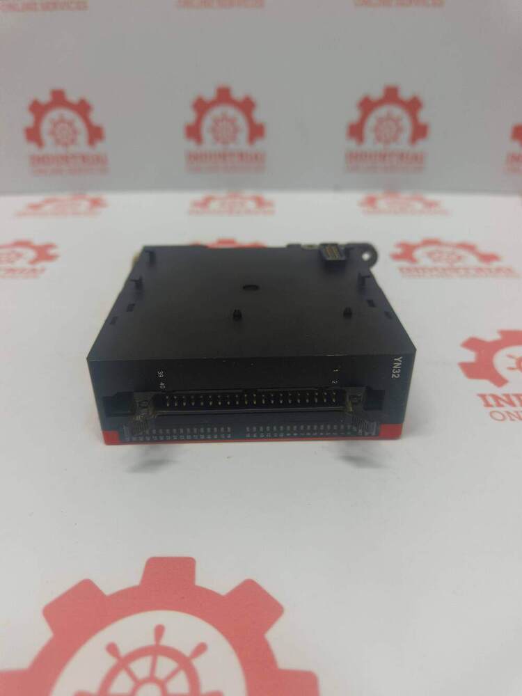 L&t	Lx8-yn32 Programmable Logic Controller (Plc) Module