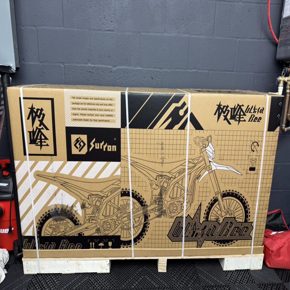 SURRON ULTRA BEE 2026 24.5 KW street 