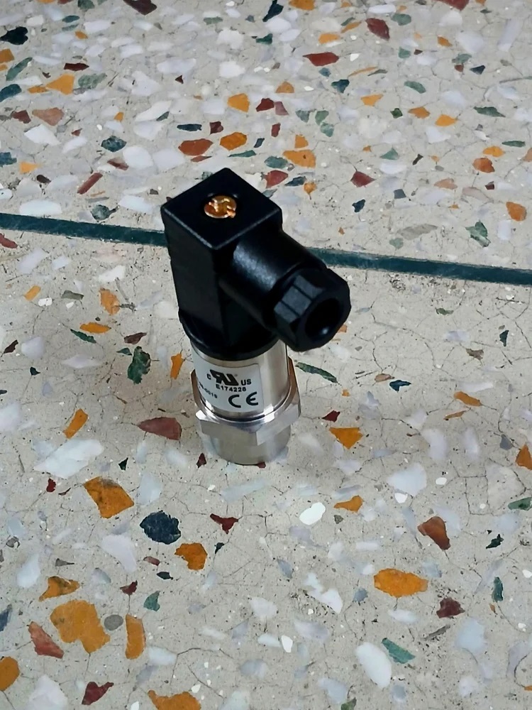 Setra 3100B0016C02B Pressure Transmitter 0-16 Bar