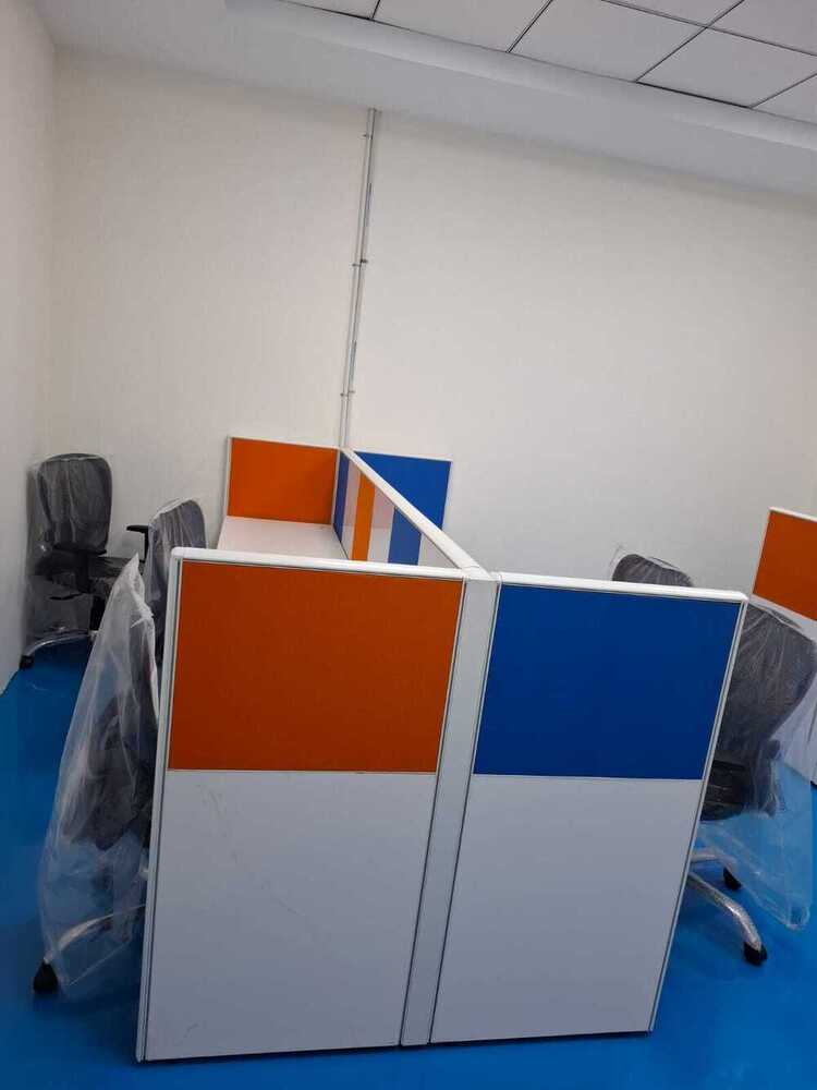 Modular Office Workstation With Partition