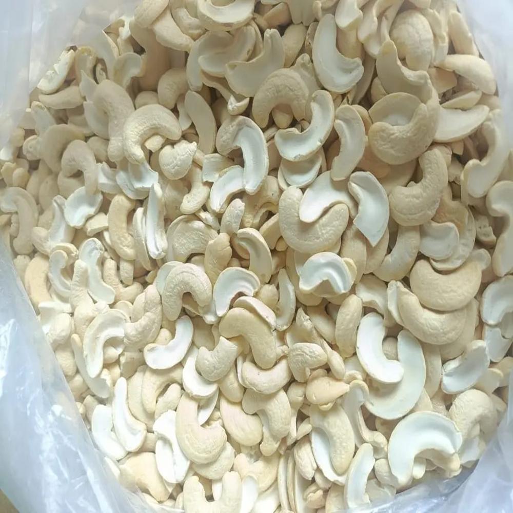 American Cashew Nut - Whole W320 Grade, 10 Kg Plastic Bucket, White, Smooth Texture, Low Moisture, Minimal Breakage, Uniform Pieces