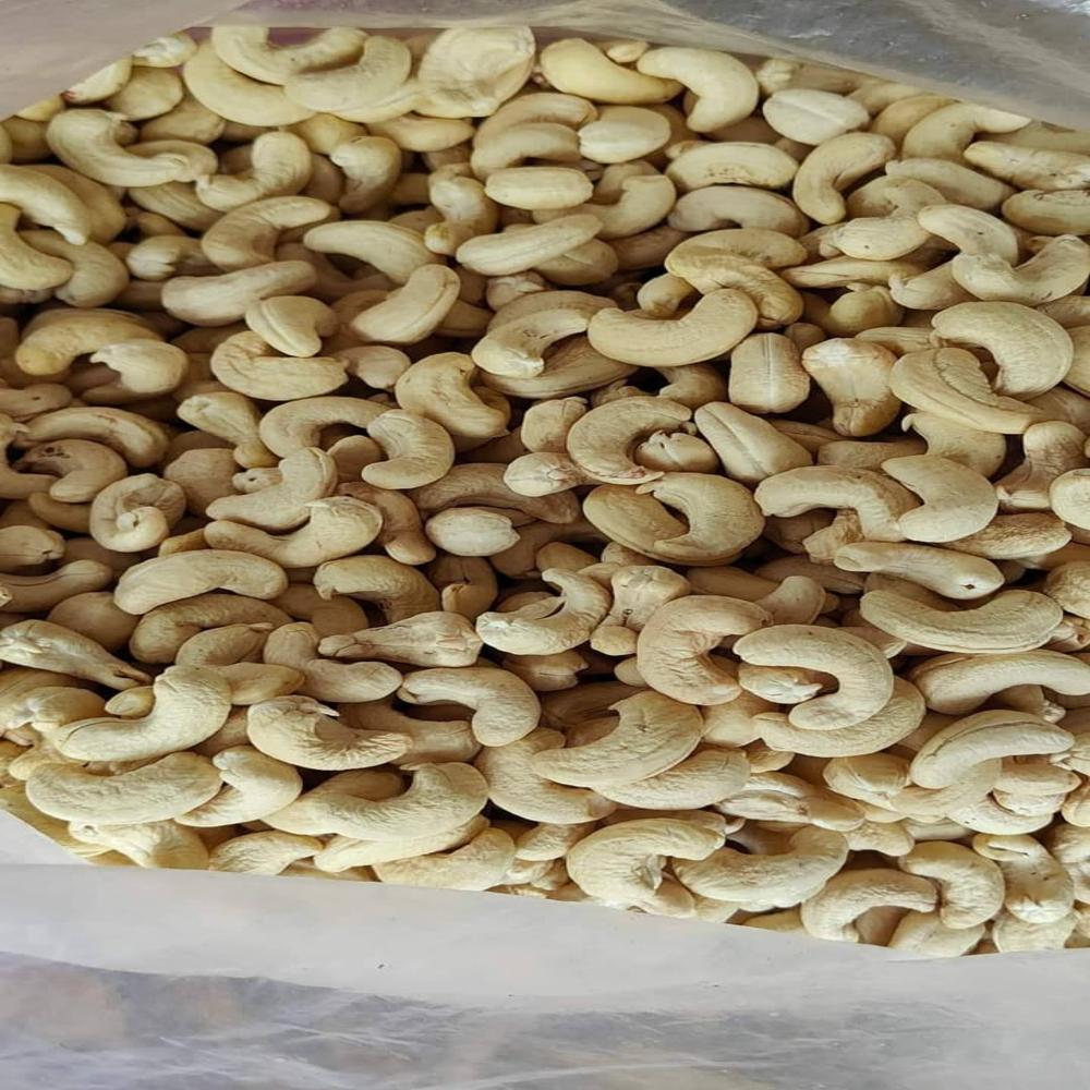 Baked Cashew Nuts - 10 Kg Tin, W320 Variety, Creamy White, Medium-large, Gluten-free, Crispy Texture