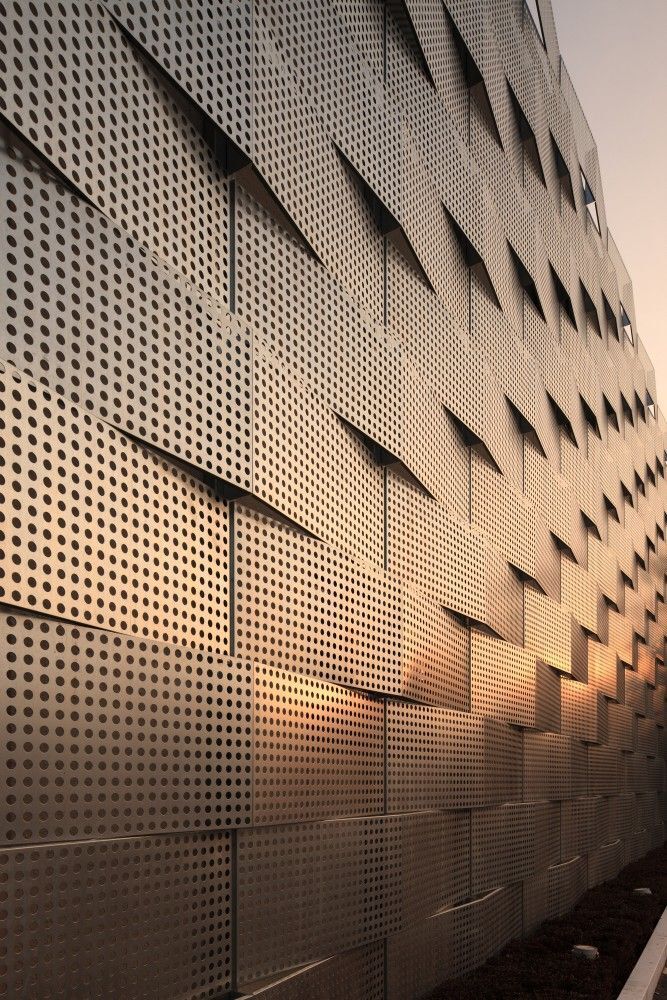 Customized Facade and Shading System