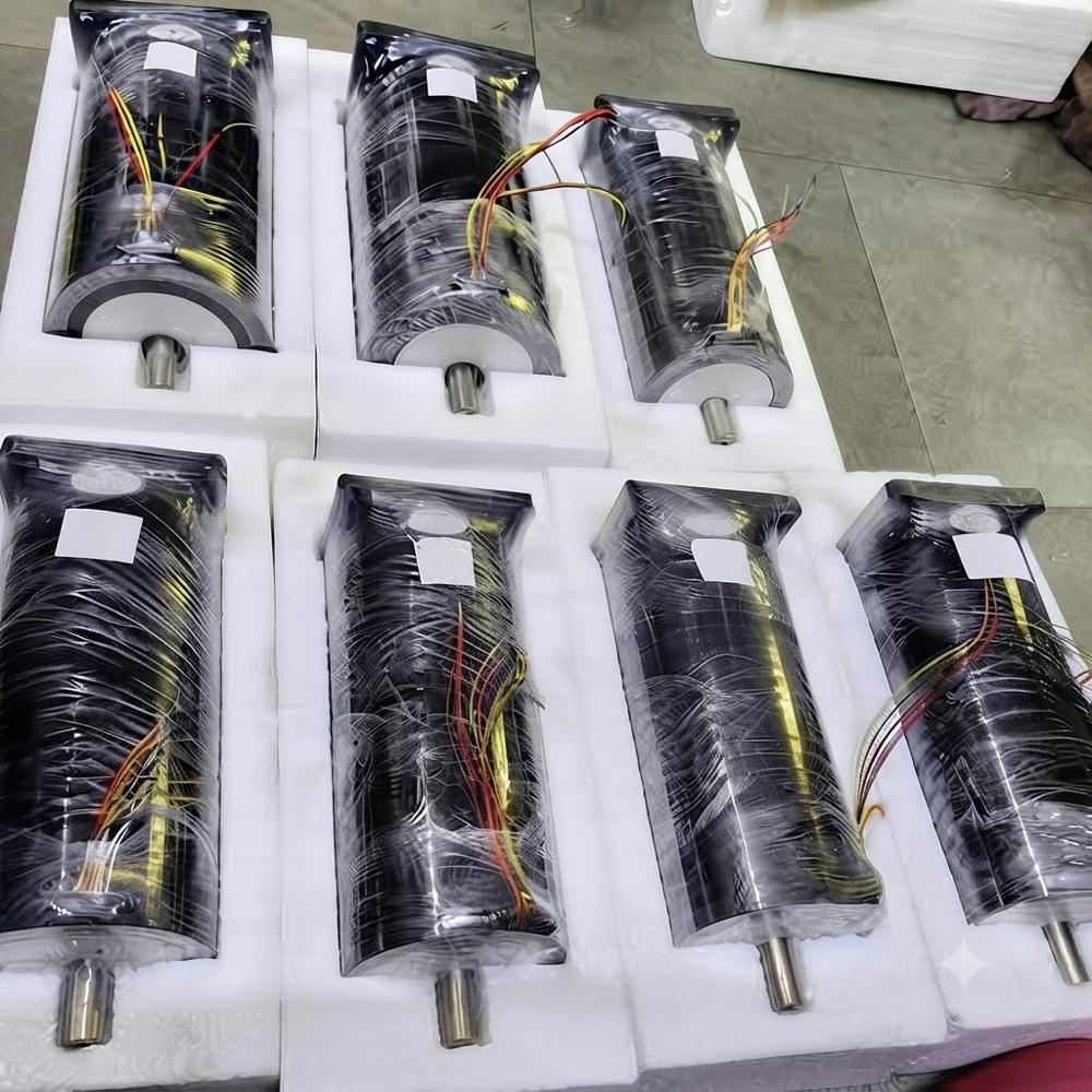 Industrial Jumbo Motor For Embroidery Machine - Color: Black