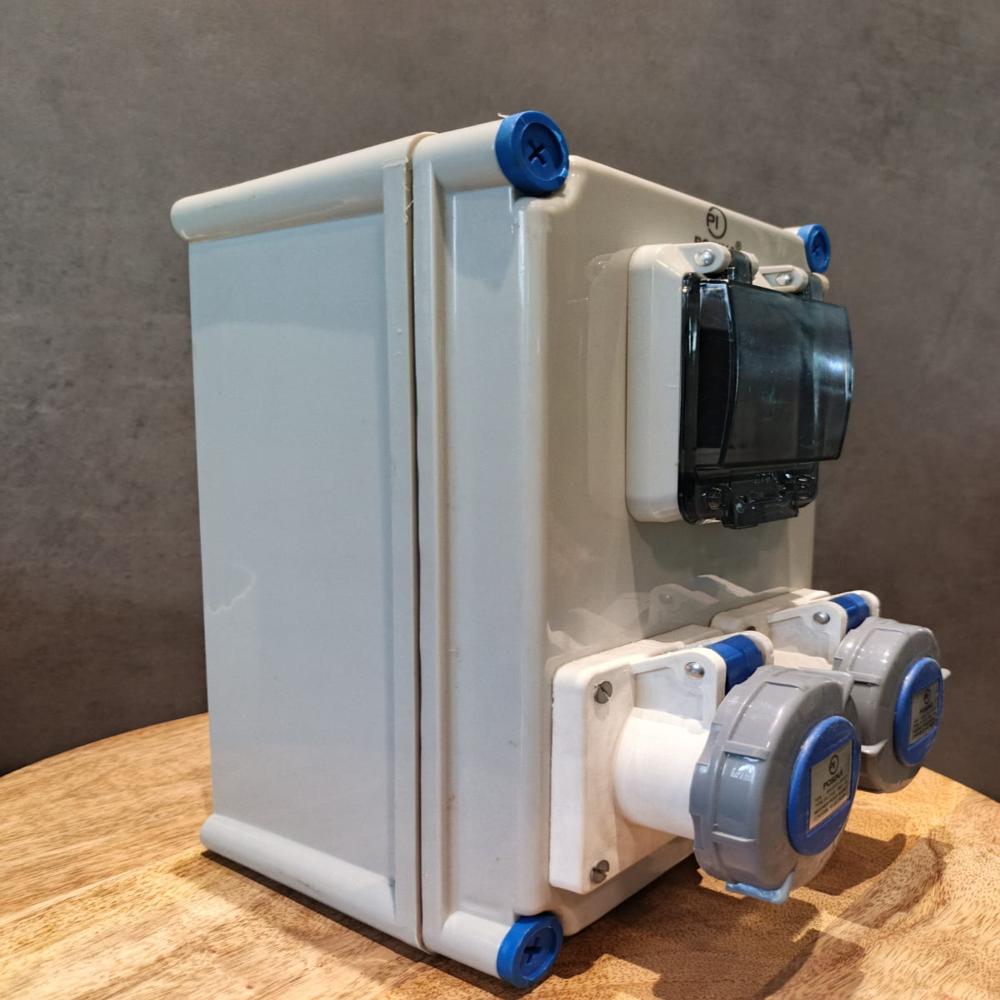 Customize Junction Boxes Heavy Duty Ip67 Plug & Socket - Color: Grey