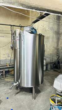 Storage Tank With Agitator