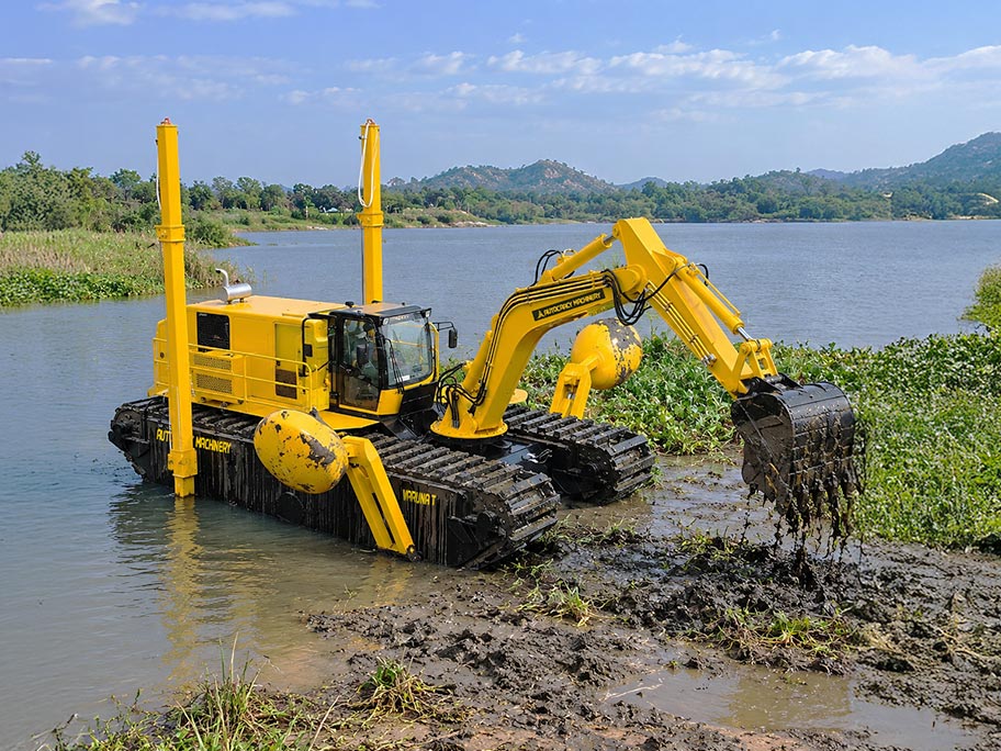 Amphibious Dredger - Application: Dredging