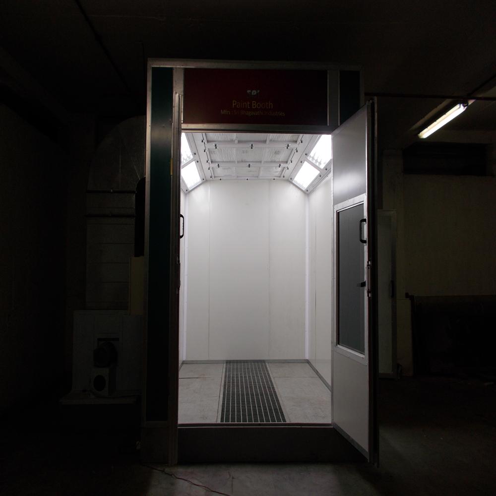 Two Wheeler Paint Booth - Attributes: Durable