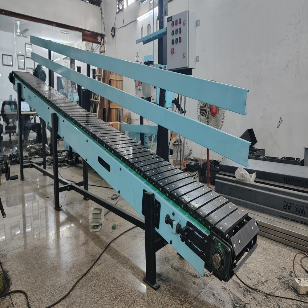UHM Slat Conveyor System