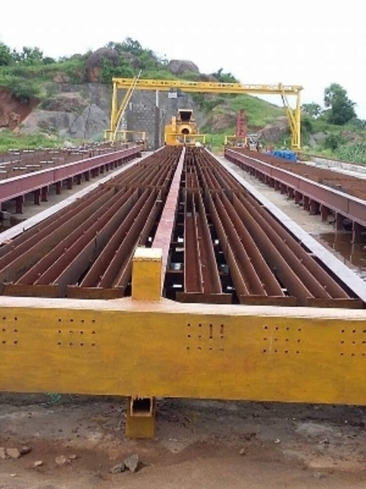 Prestressed Pcc Cement Pole Moulds - Color: Silver