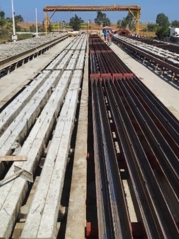 Pscc Cement Pole Mould - Color: Brown
