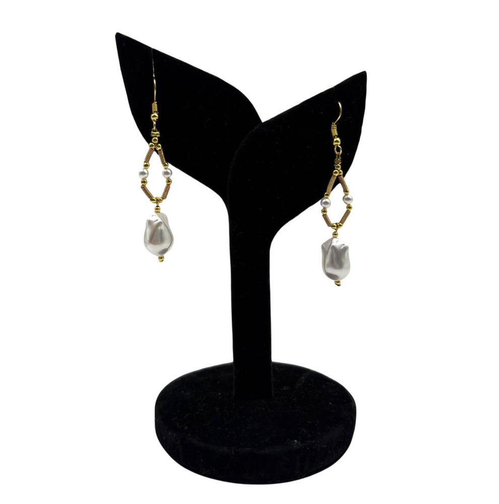 Luna Elegant Teardrop Pearl Earrings