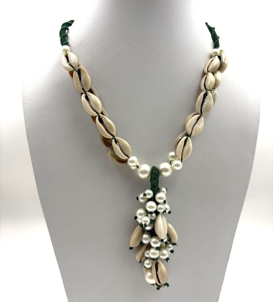 COASTAL BLOOM COWRIE SHELL & PEARL TASSEL NECKLACE