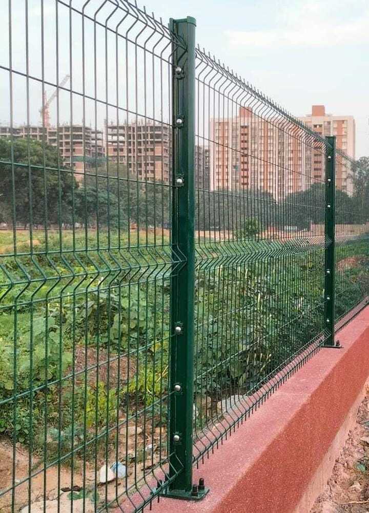 V bend fence