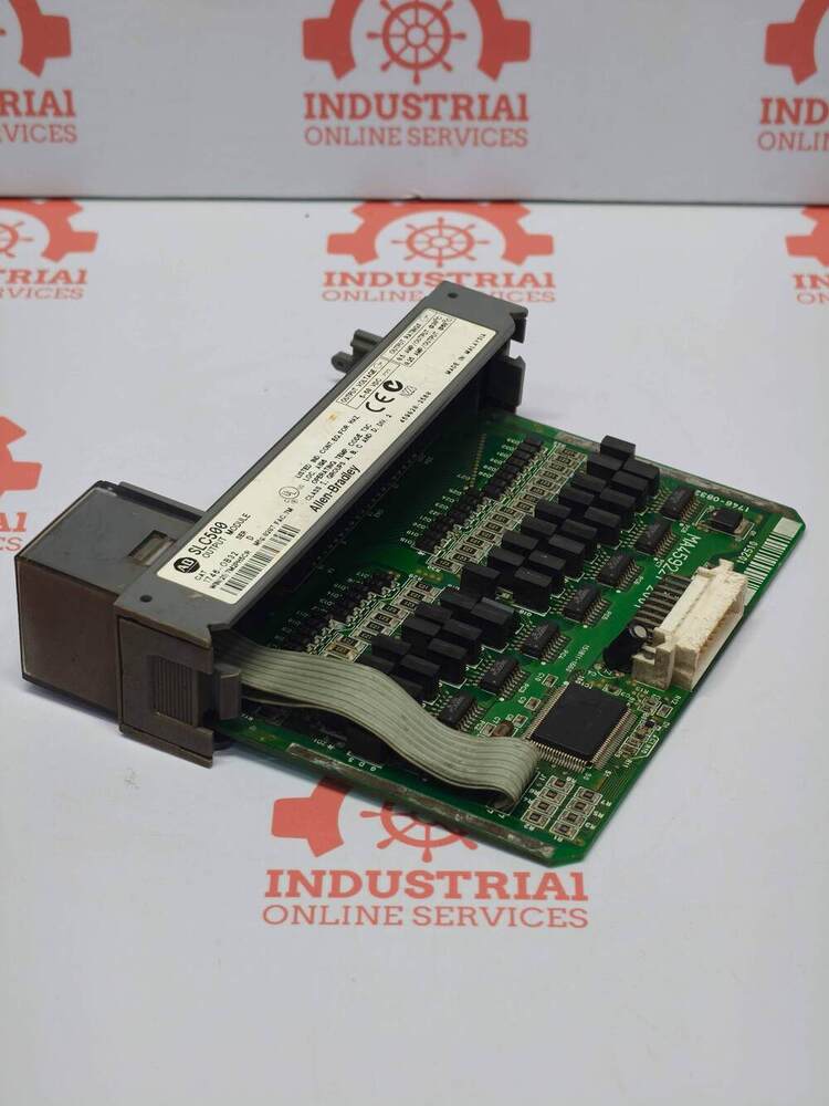 ALLEN BRADLEY 1746-OB32 32-Point, 24V DC Sourcing Digital Output Module