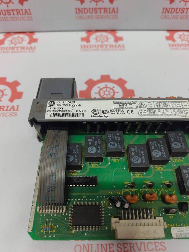 ALLEN BRADLEY 1746-OX8  8-Point Individually Isolated Relay Output Module