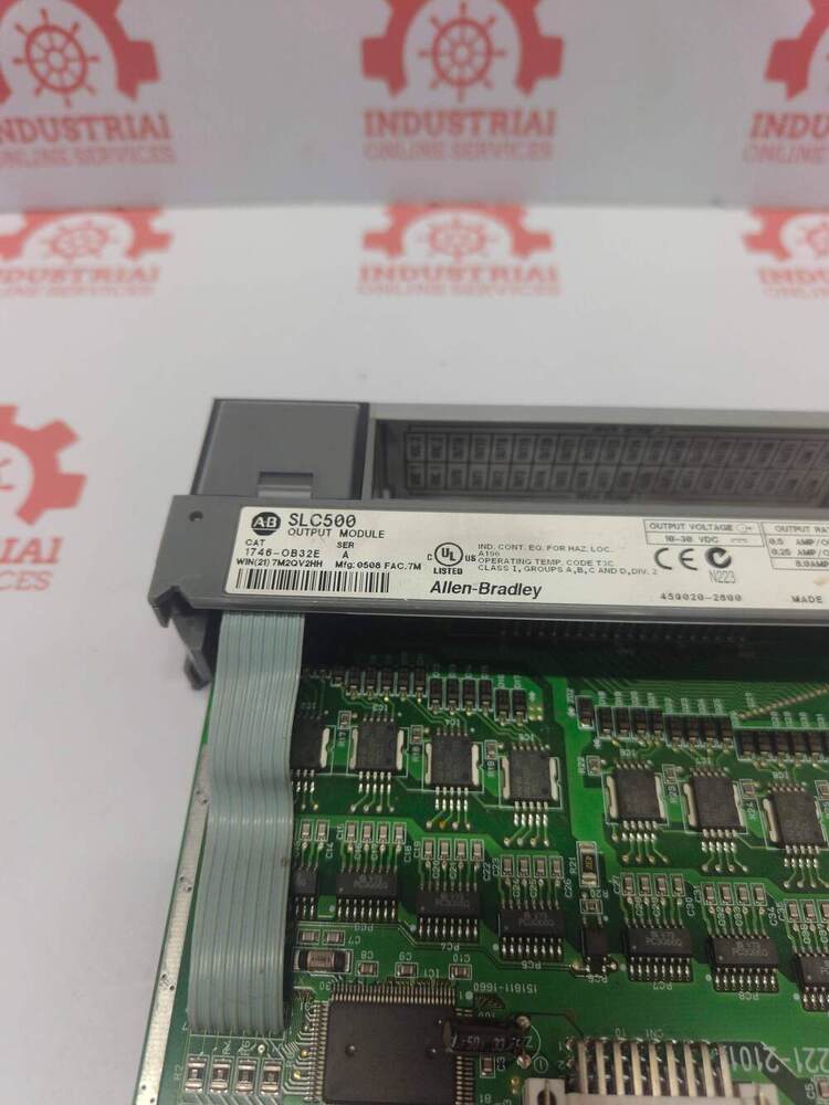 ALLEN BRADLEY 1746-OB32E 32-Point, 24V DC Sourcing Digital Discrete Output Module