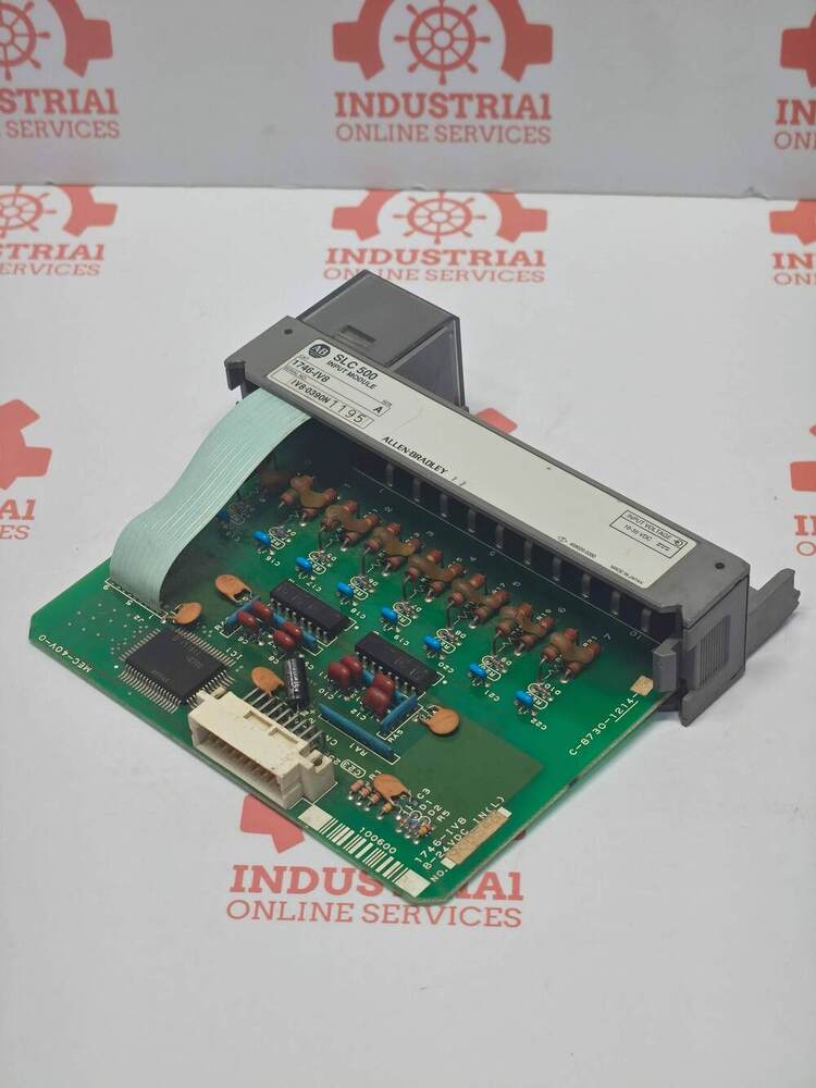ALLEN BRADLEY 1746-IV8 8-Point Digital Sourcing DC Input Module