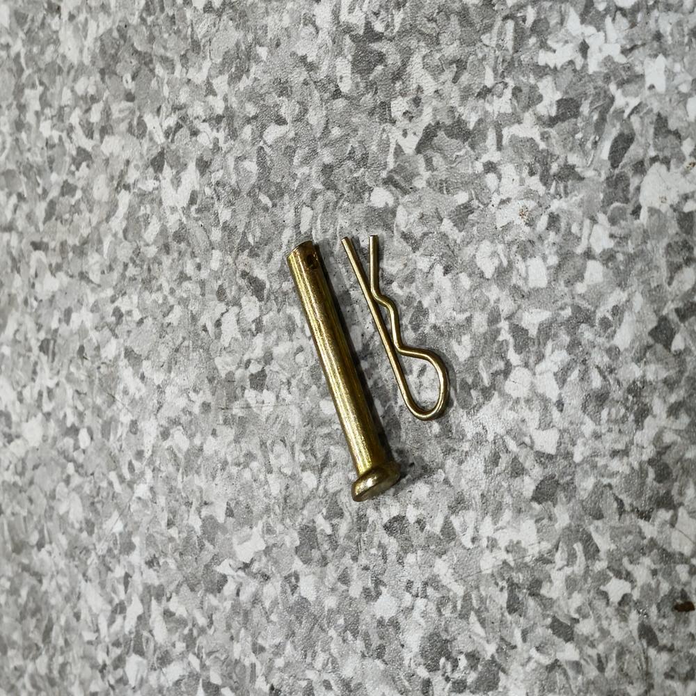 R Pin - Color: Golden