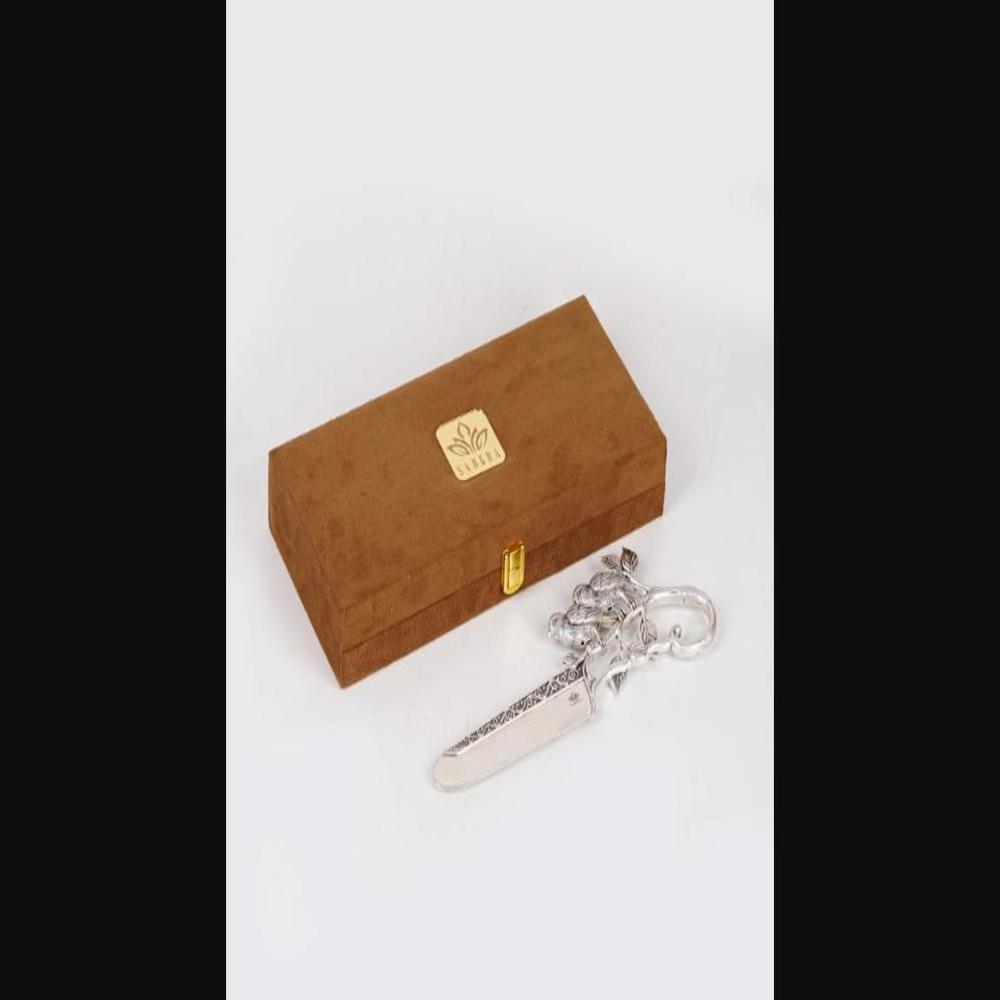 Lovebirds Cake Knife in Pure Silver Plating