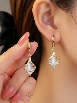 Gold Plated Pearl Drop Earrings With Crystal Detailing - Gender: Women