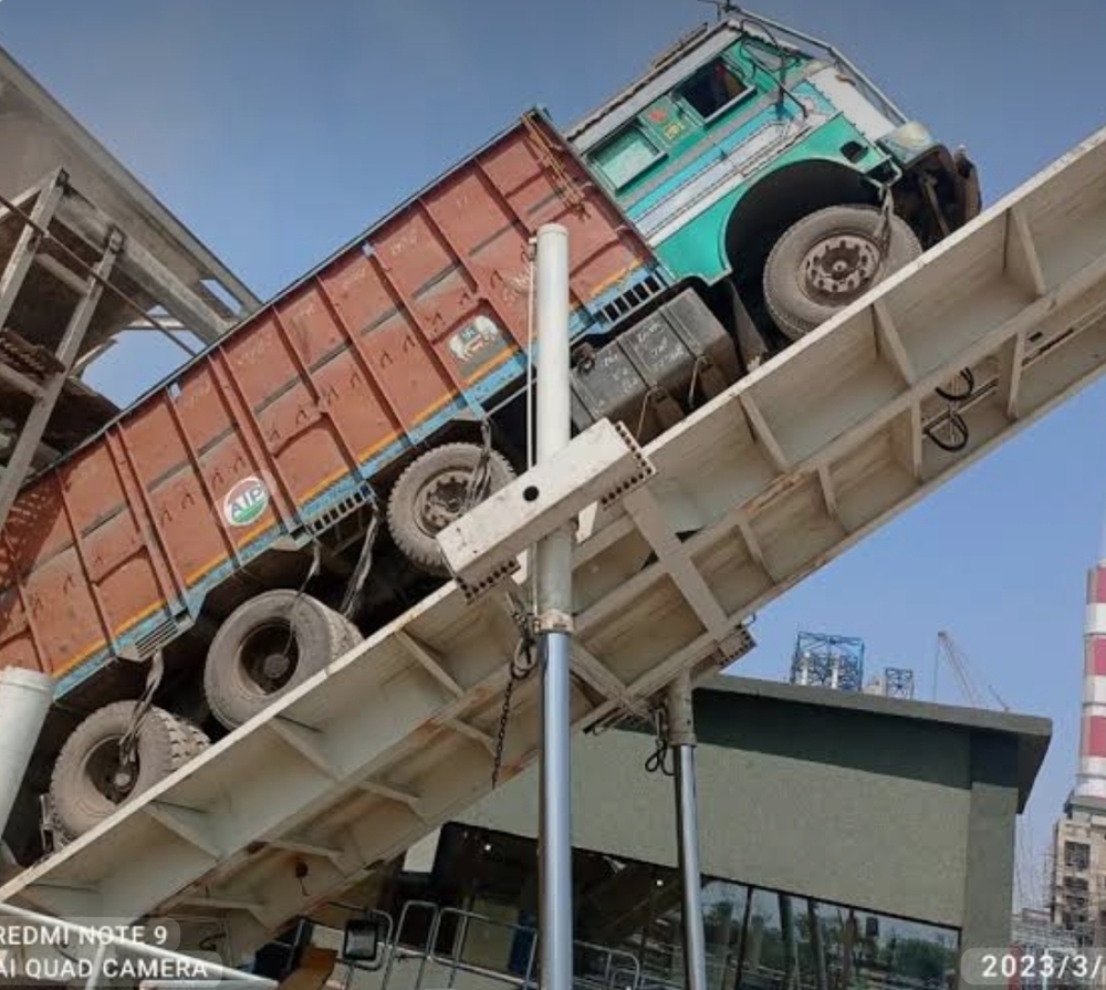 Hydraulic truck tippler