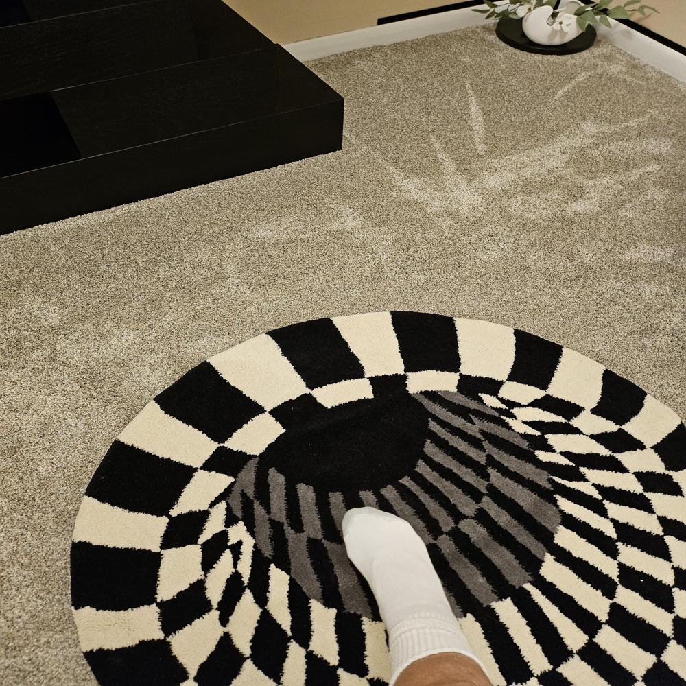 Black and White Optical Illusion Round Handmade Tufted Rug with 3D Checkerboard Pattern for Modern Home Decor